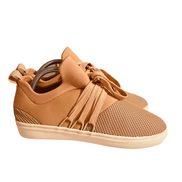 Steve Madden Rose Sneakers ~ LANCER ~ Size 8.5 ~ MINT CONDITION - Picture 2 of 7